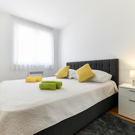 Modern Apartment For 2025' Vacation In Zadar Exterior photo