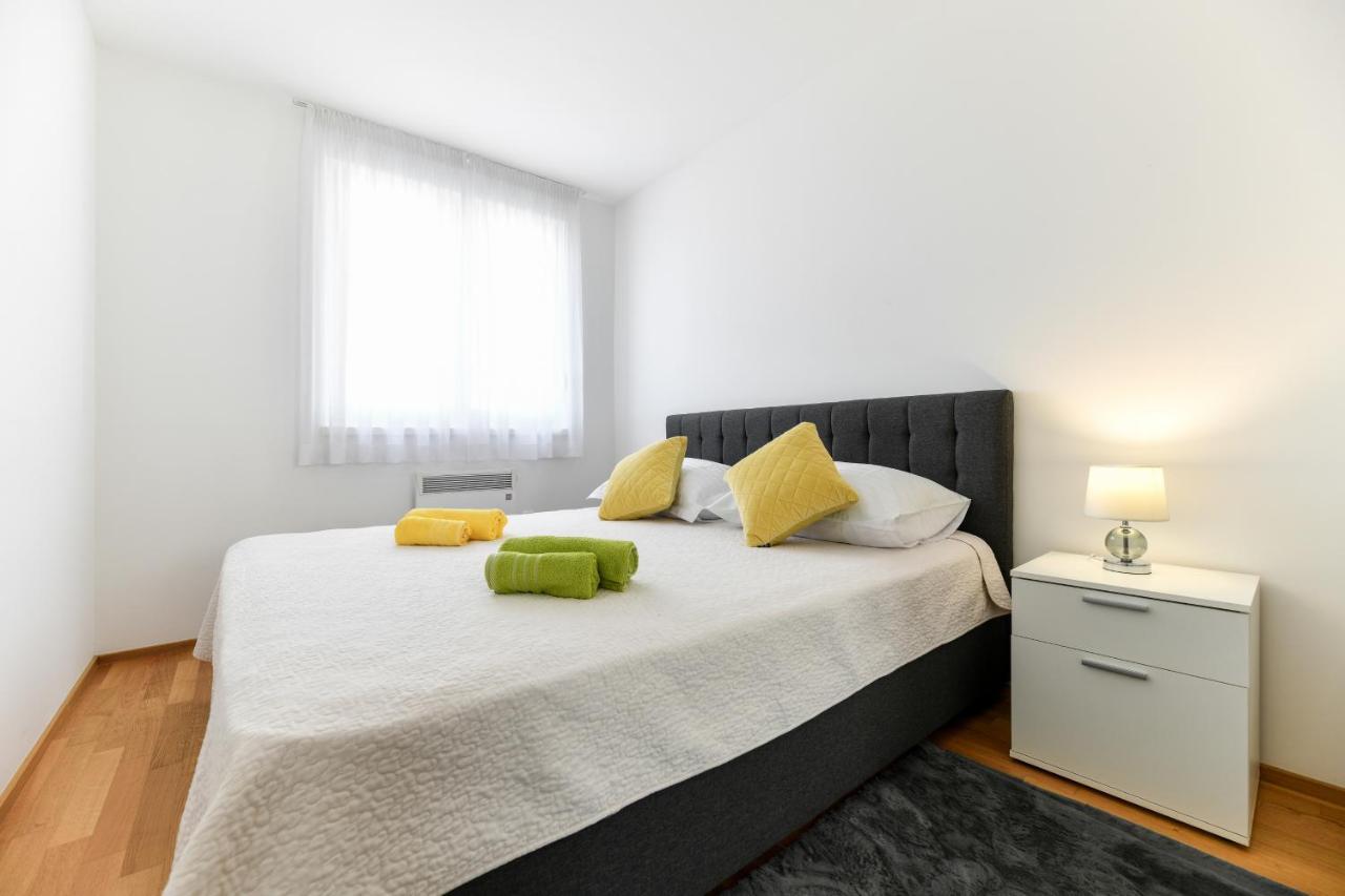 Modern Apartment For 2025' Vacation In Zadar Exterior photo