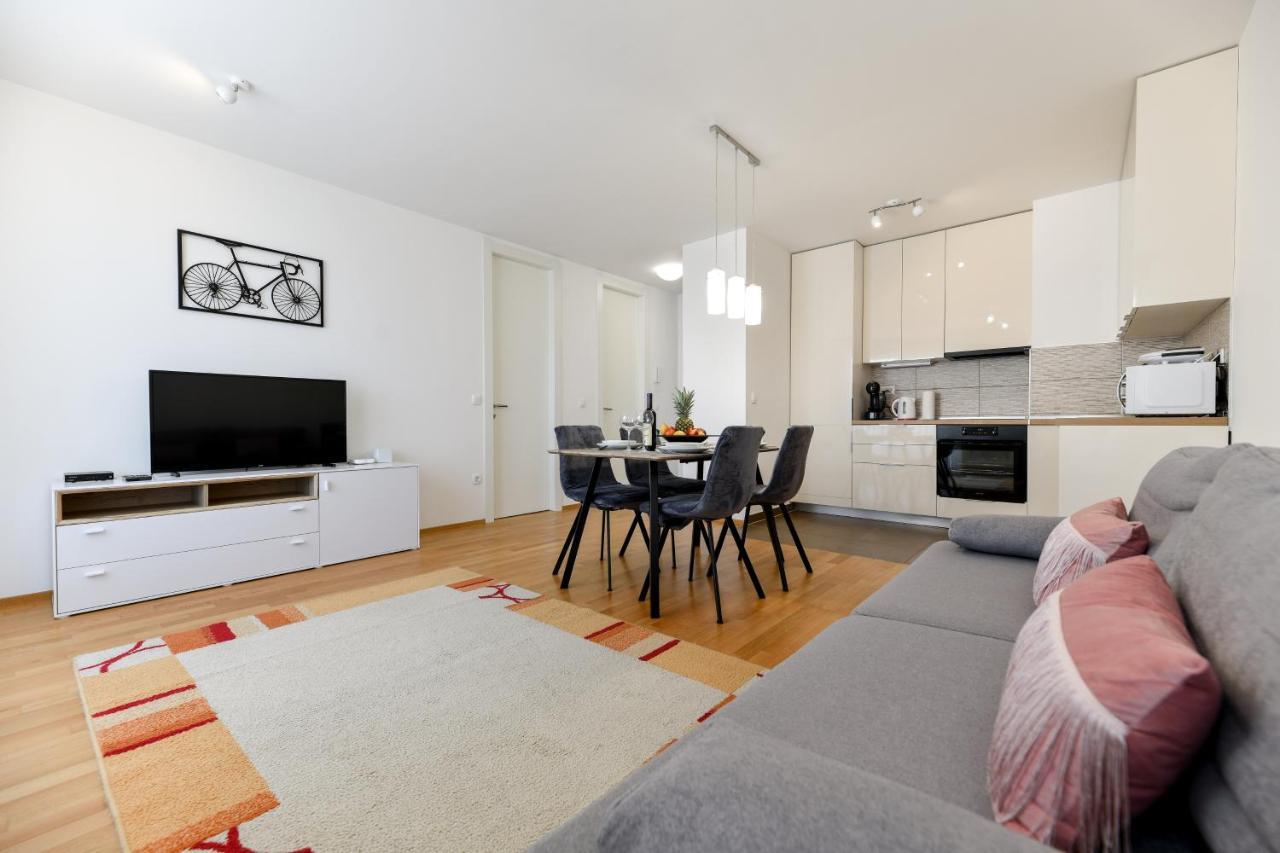 Modern Apartment For 2025' Vacation In Zadar Exterior photo