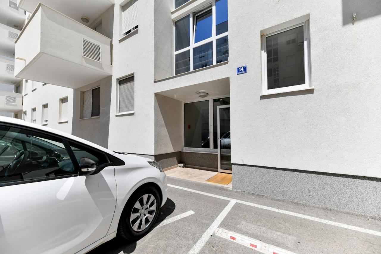 Modern Apartment For 2025' Vacation In Zadar Exterior photo