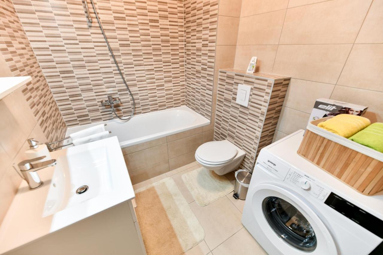 Modern Apartment For 2025' Vacation In Zadar Exterior photo