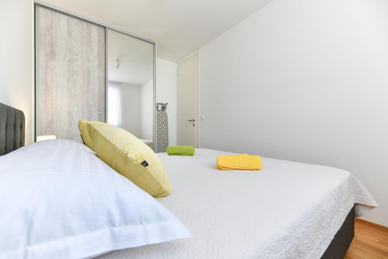 Modern Apartment For 2025' Vacation In Zadar Exterior photo