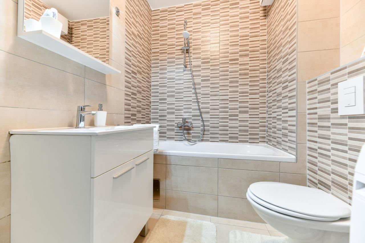 Modern Apartment For 2025' Vacation In Zadar Exterior photo