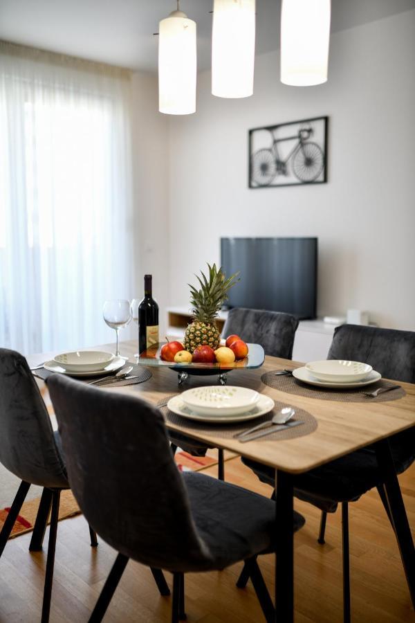 Modern Apartment For 2025' Vacation In Zadar Exterior photo