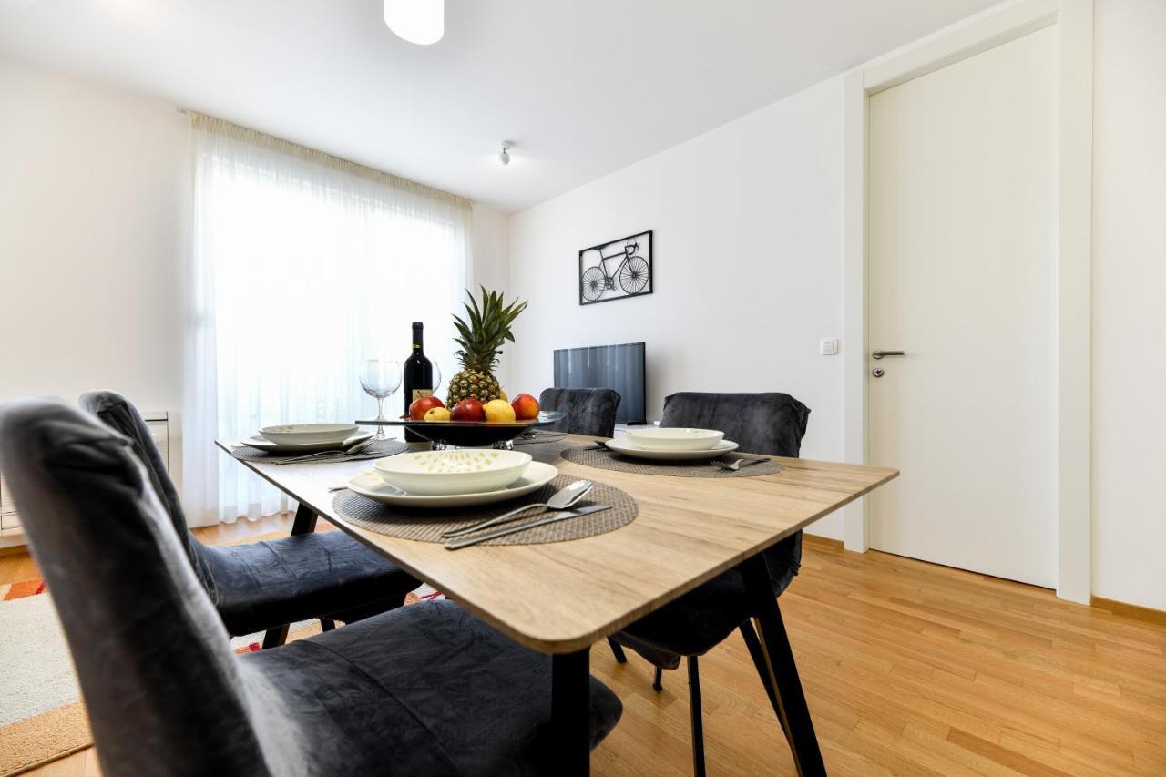 Modern Apartment For 2025' Vacation In Zadar Exterior photo