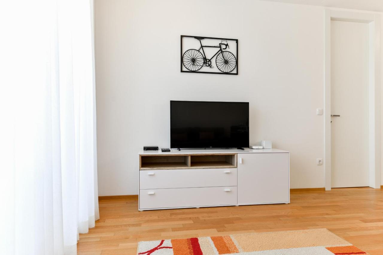 Modern Apartment For 2025' Vacation In Zadar Exterior photo